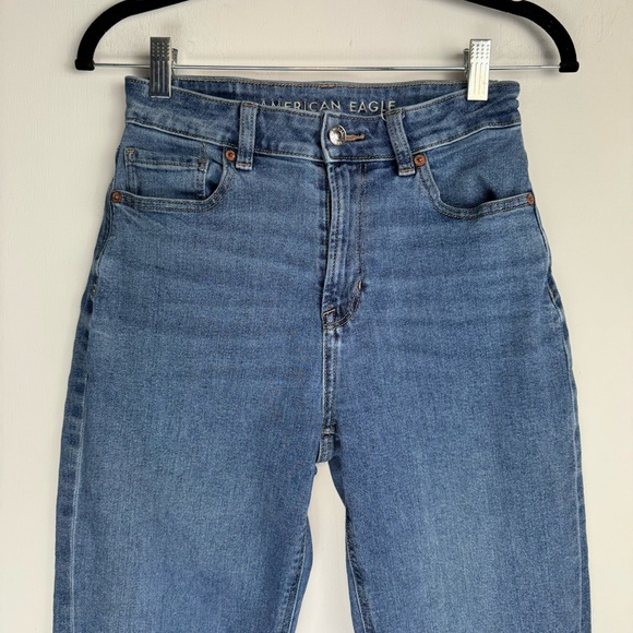 American Eagle Mom Jeans Sz 2 Medium Wash Solid Stretch High Rise - Picture 4 of 12